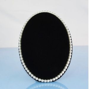 Oval Velvet Pearl Display Easel For Jewelry